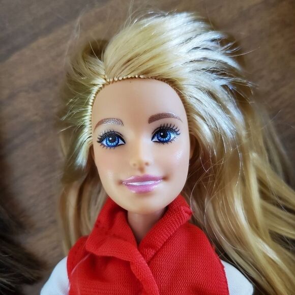 Lot Of 5 Barbie Dolls 4 Barbies & A Skipper - Picture 4 of 7